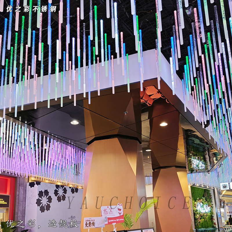 佛山王府井商場做鏡面吊頂，充滿體驗(yàn)感的空間裝修。